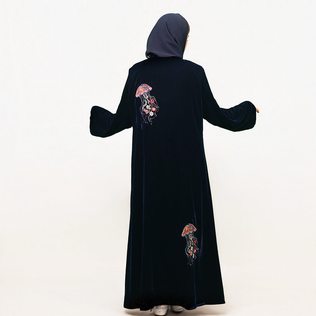 مخمل كحلي بتطريز قنديل