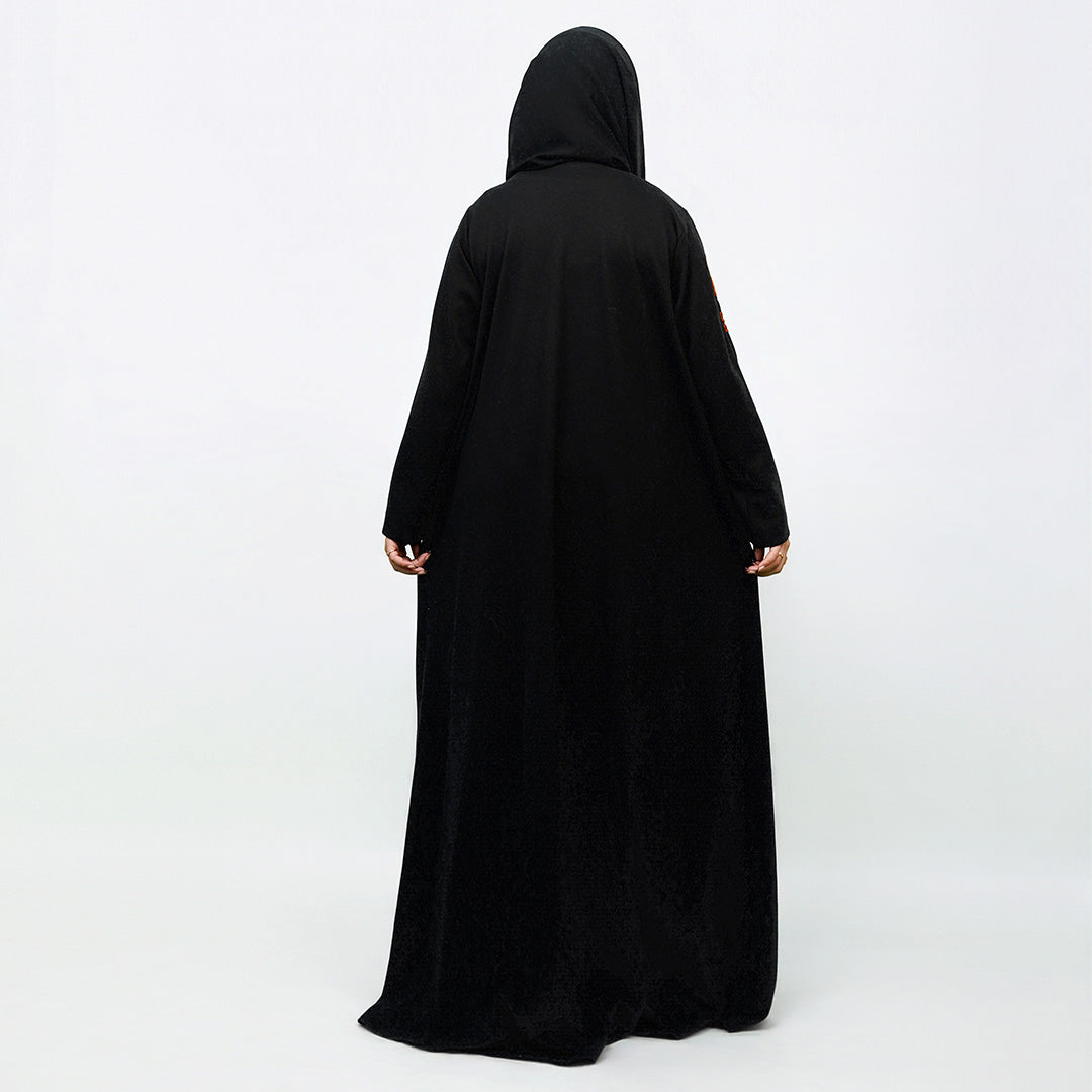 صوف اسود مطرز