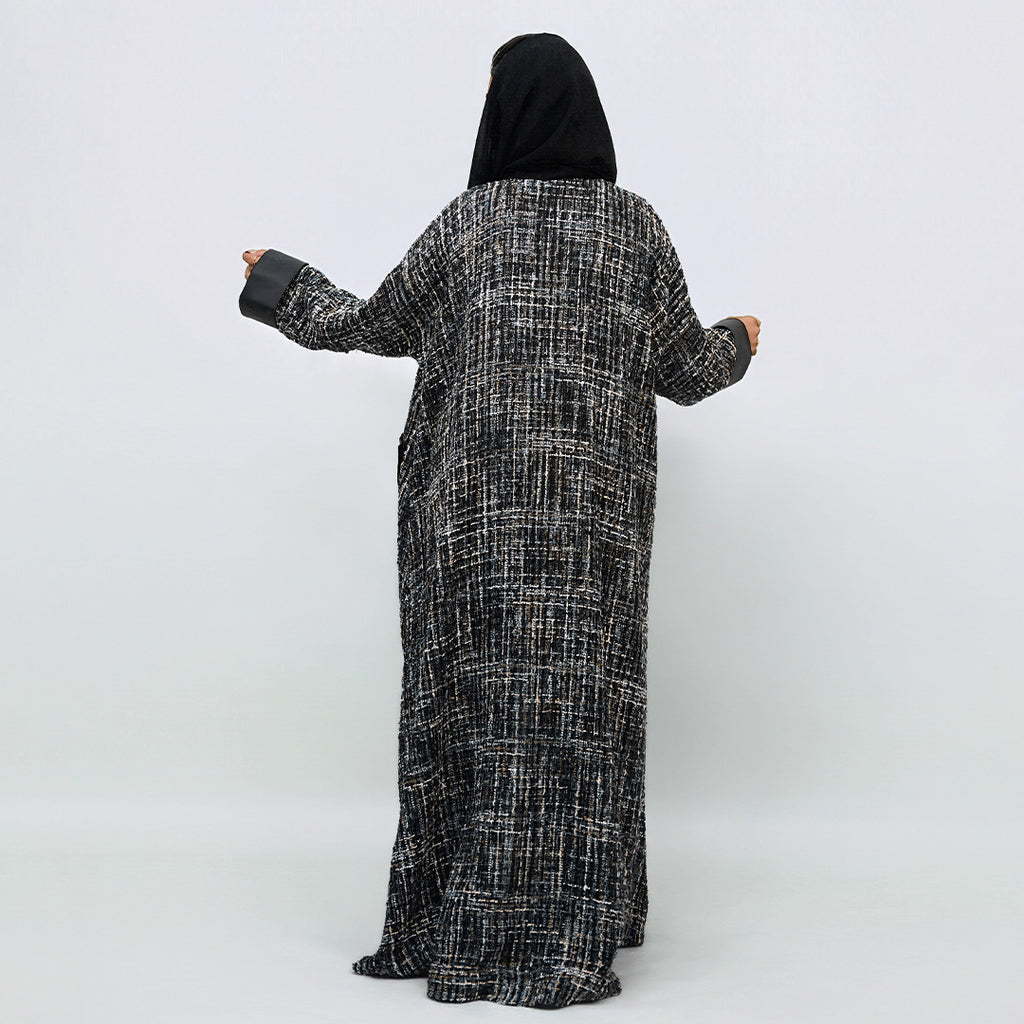 شانيل اسود مع جلد