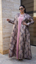 Pink jacquard abaya with feather pattern