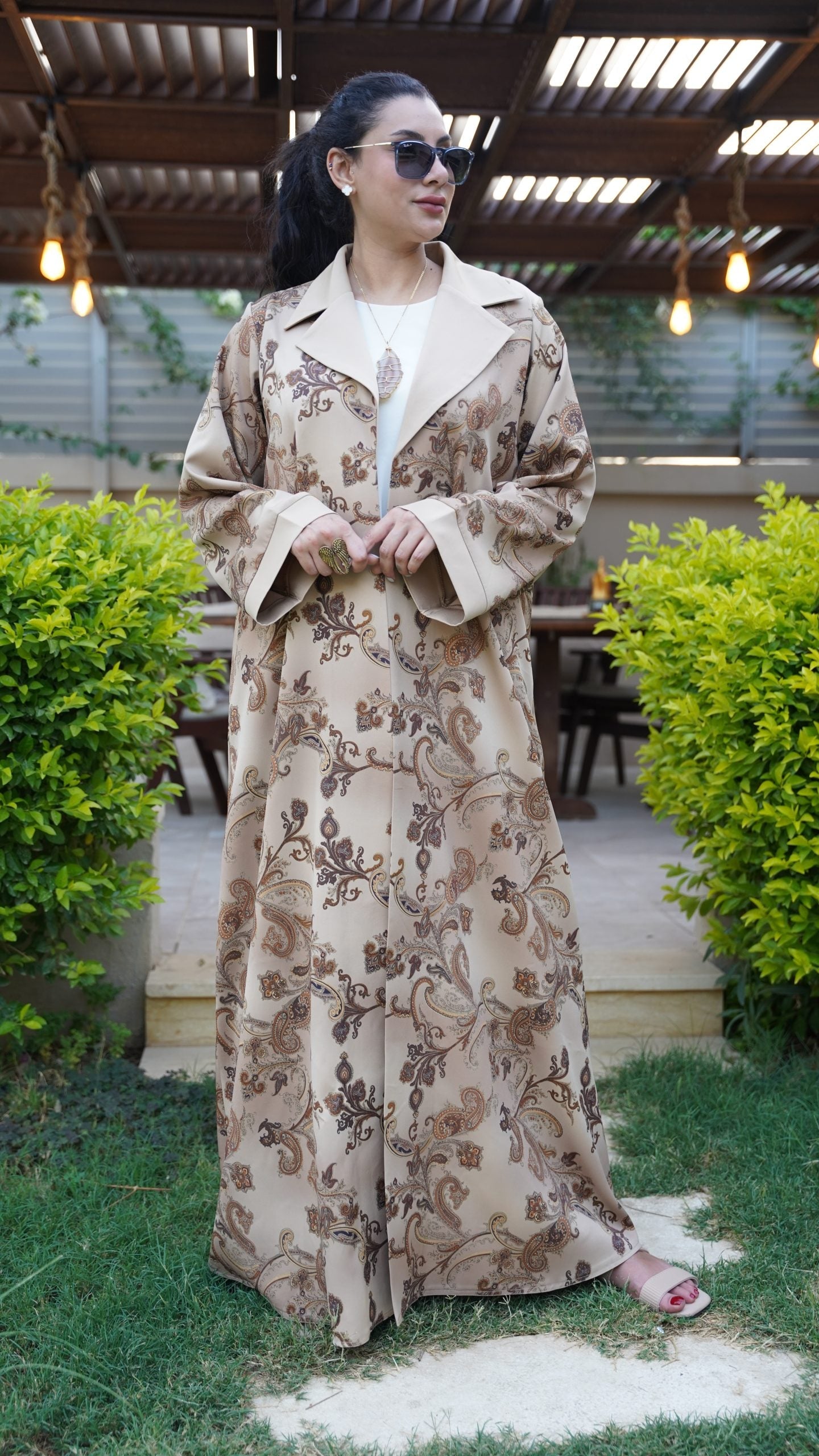 Abaya Paisley Beige
