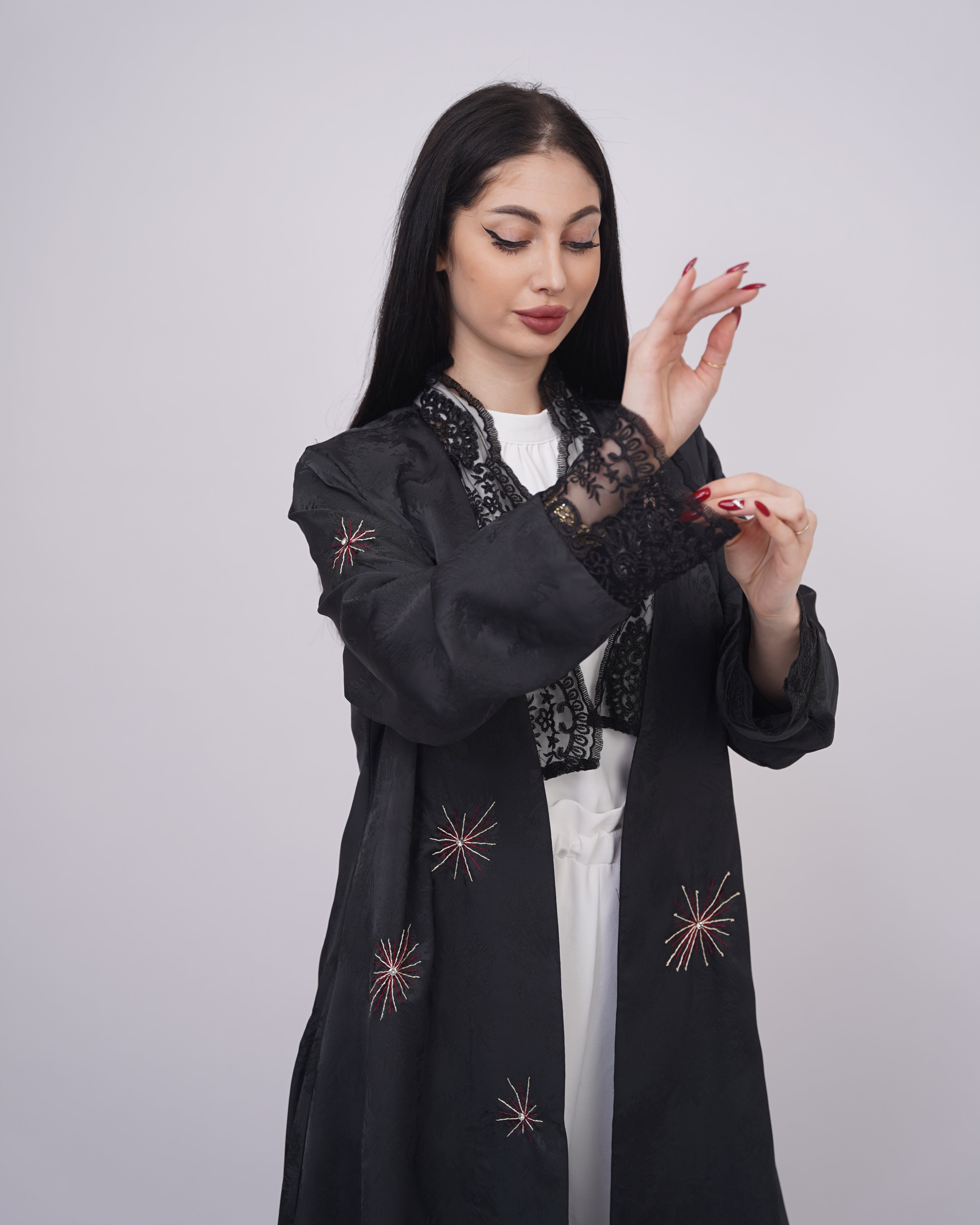 Hand Embroidery Jacquard Silk Abaya with Lace – Taraf Line