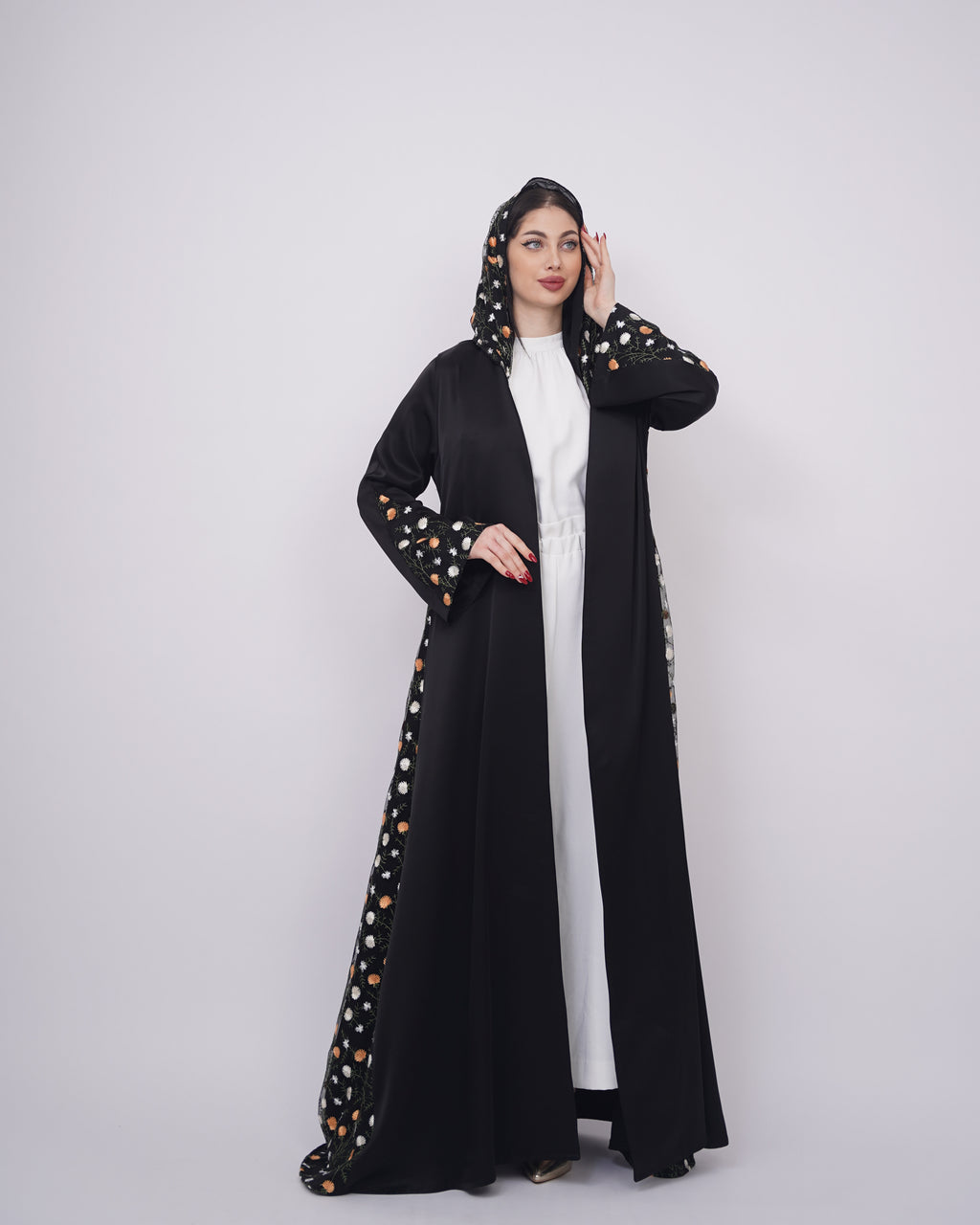 حبر اسود ودانتيل ورد