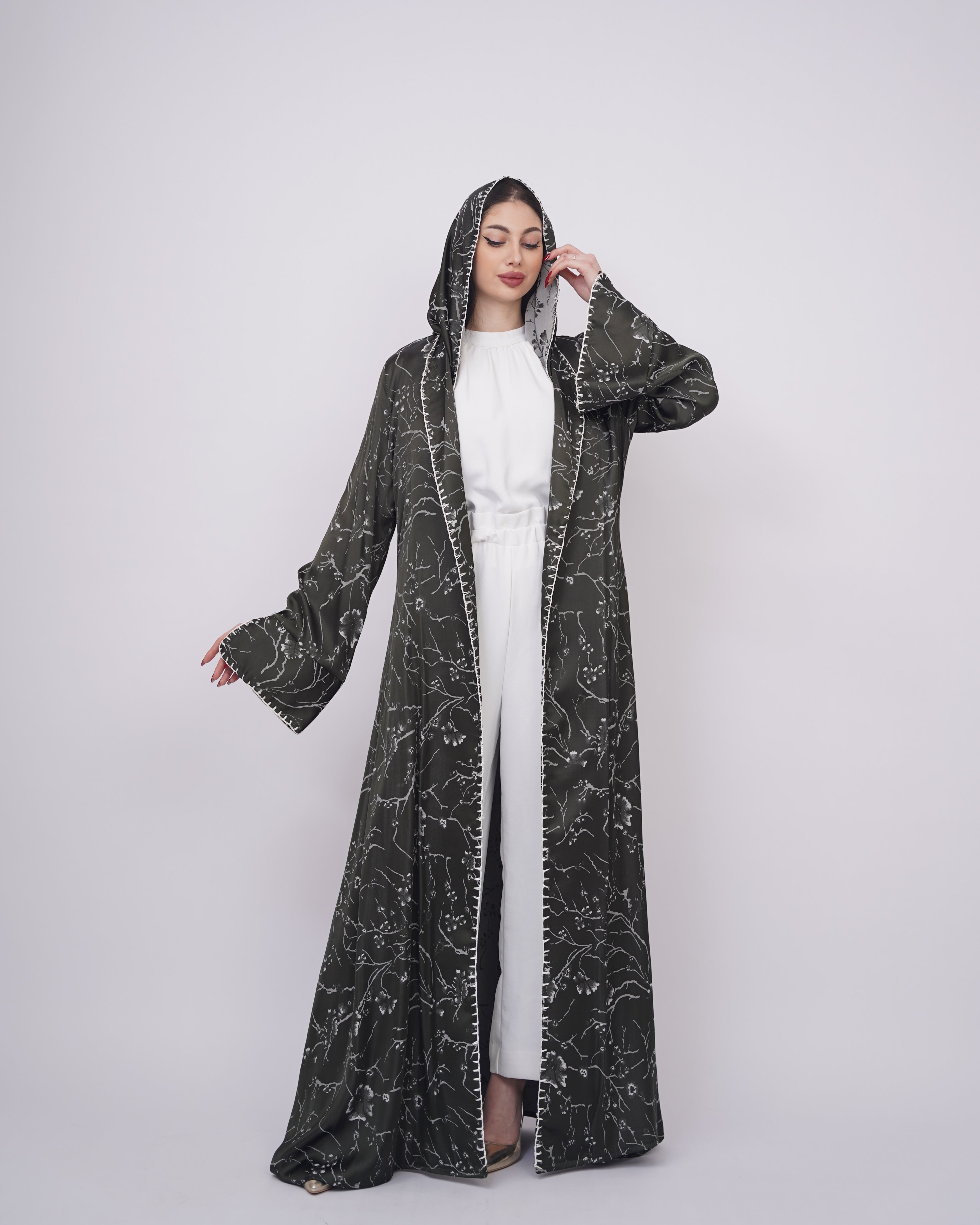 حرير زيتي مطرز