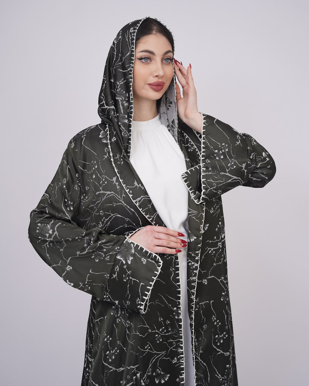 حرير زيتي مطرز