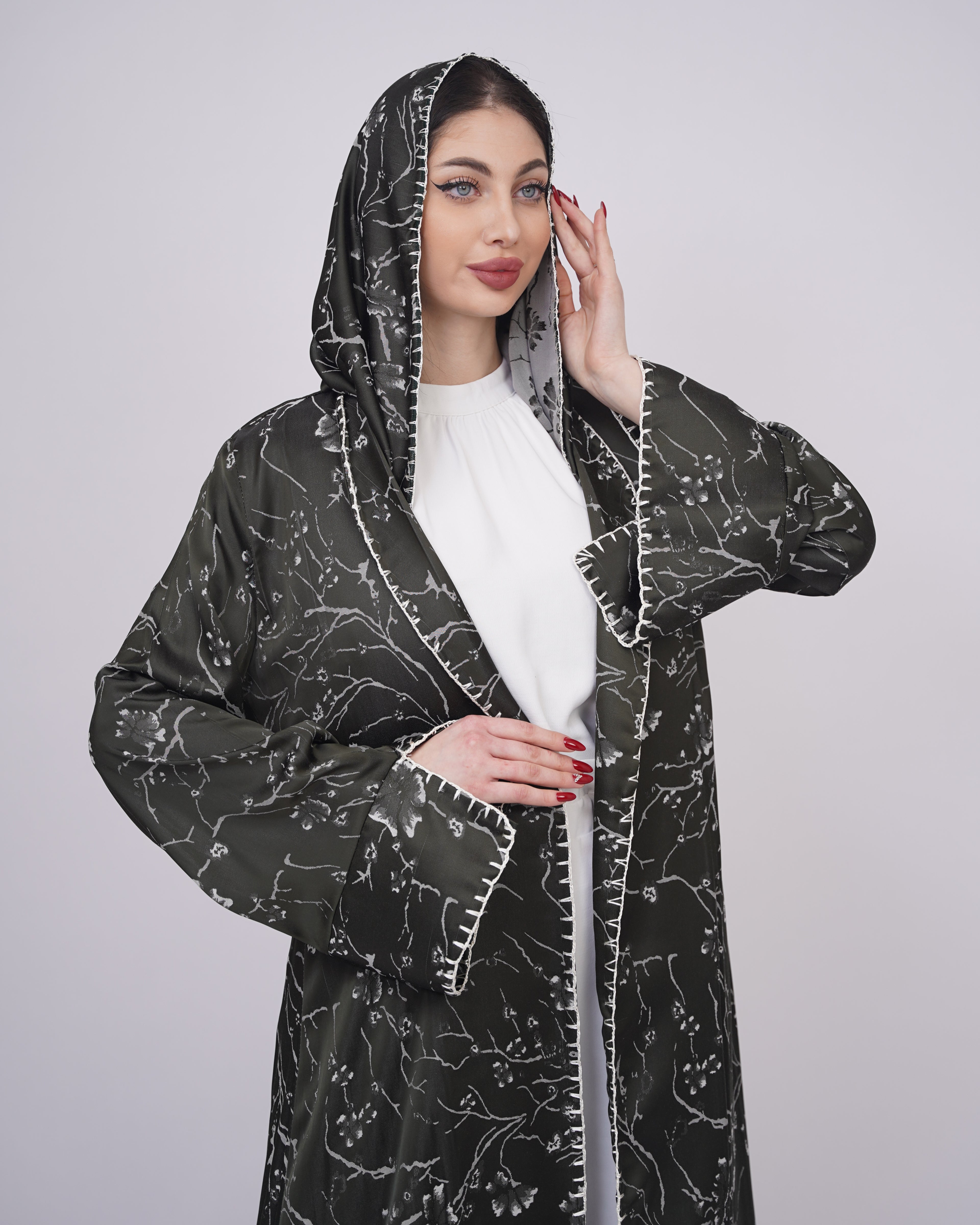 حرير زيتي مطرز