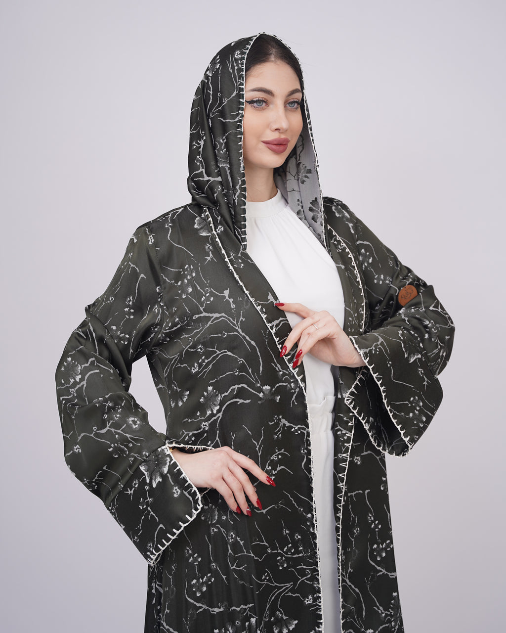 حرير زيتي مطرز