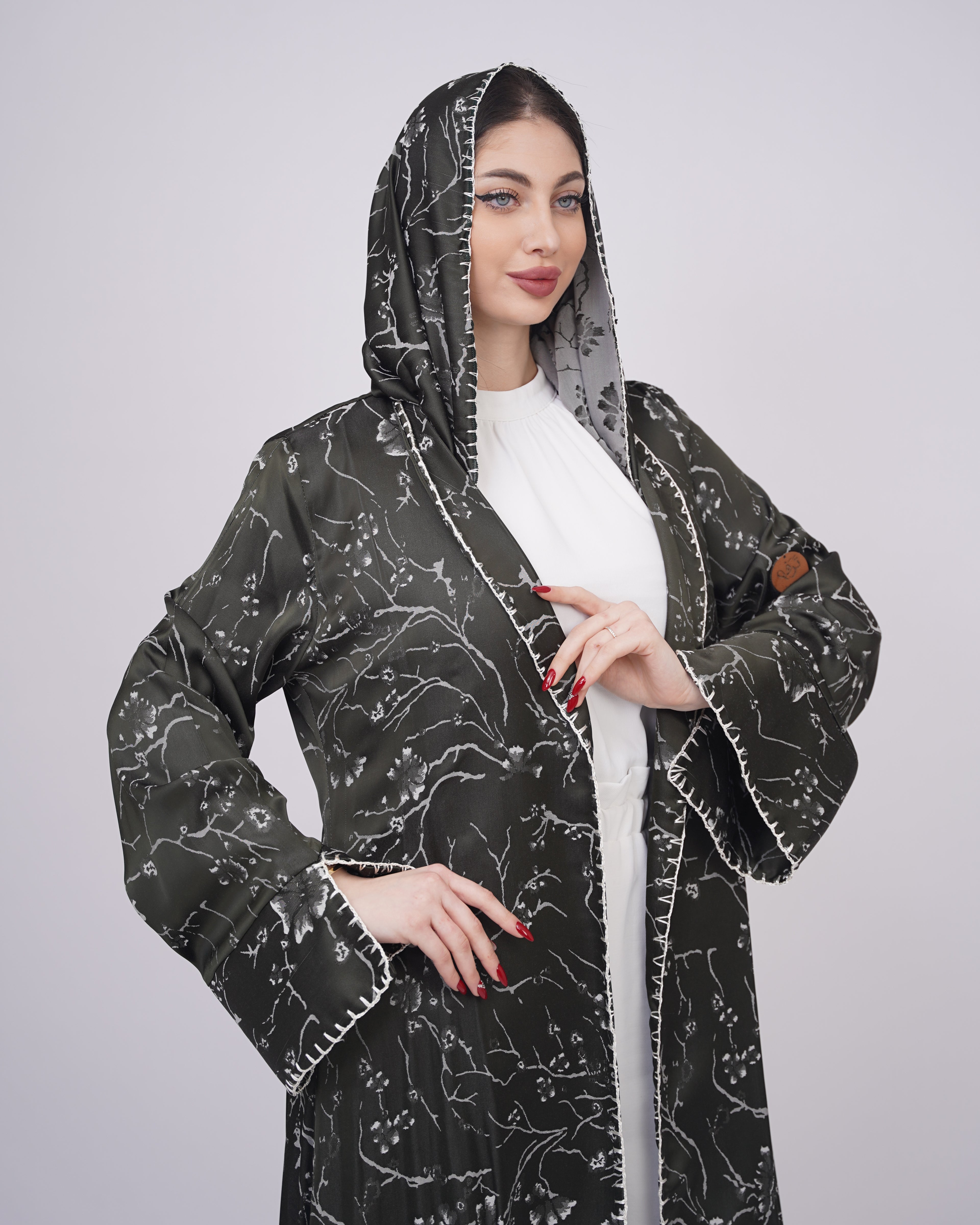 حرير زيتي مطرز